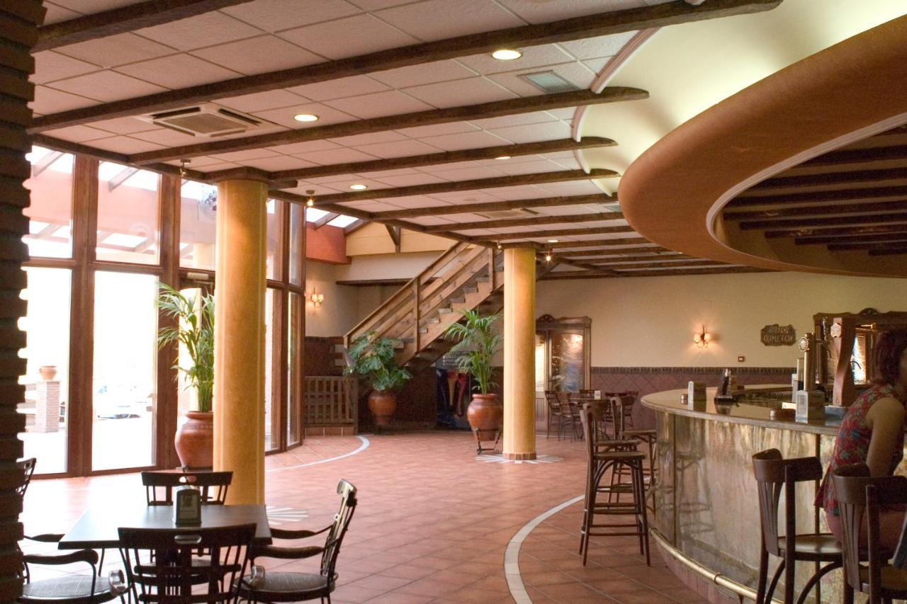 Hotel-Restaurante Cerrillo San Marcos Diezma Eksteriør bilde