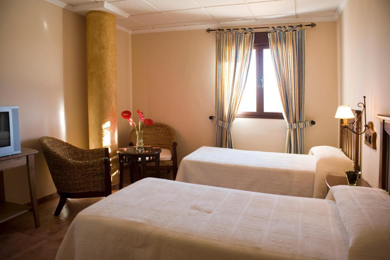 Hotel-Restaurante Cerrillo San Marcos Diezma Eksteriør bilde
